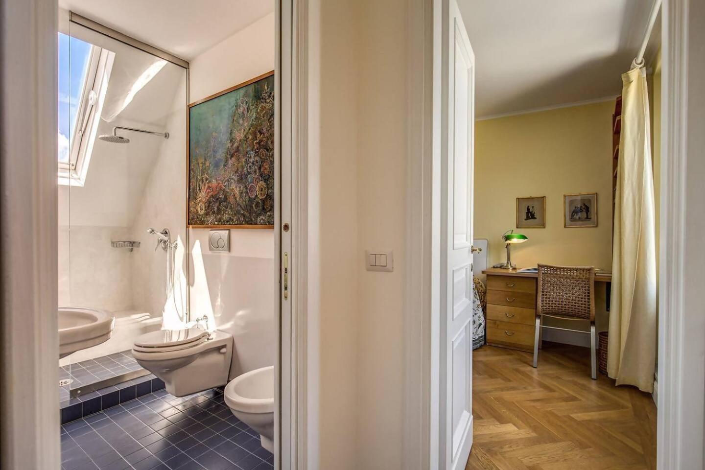 Attic With Terrace Overlooking St Peters Basilica Roma Exterior foto