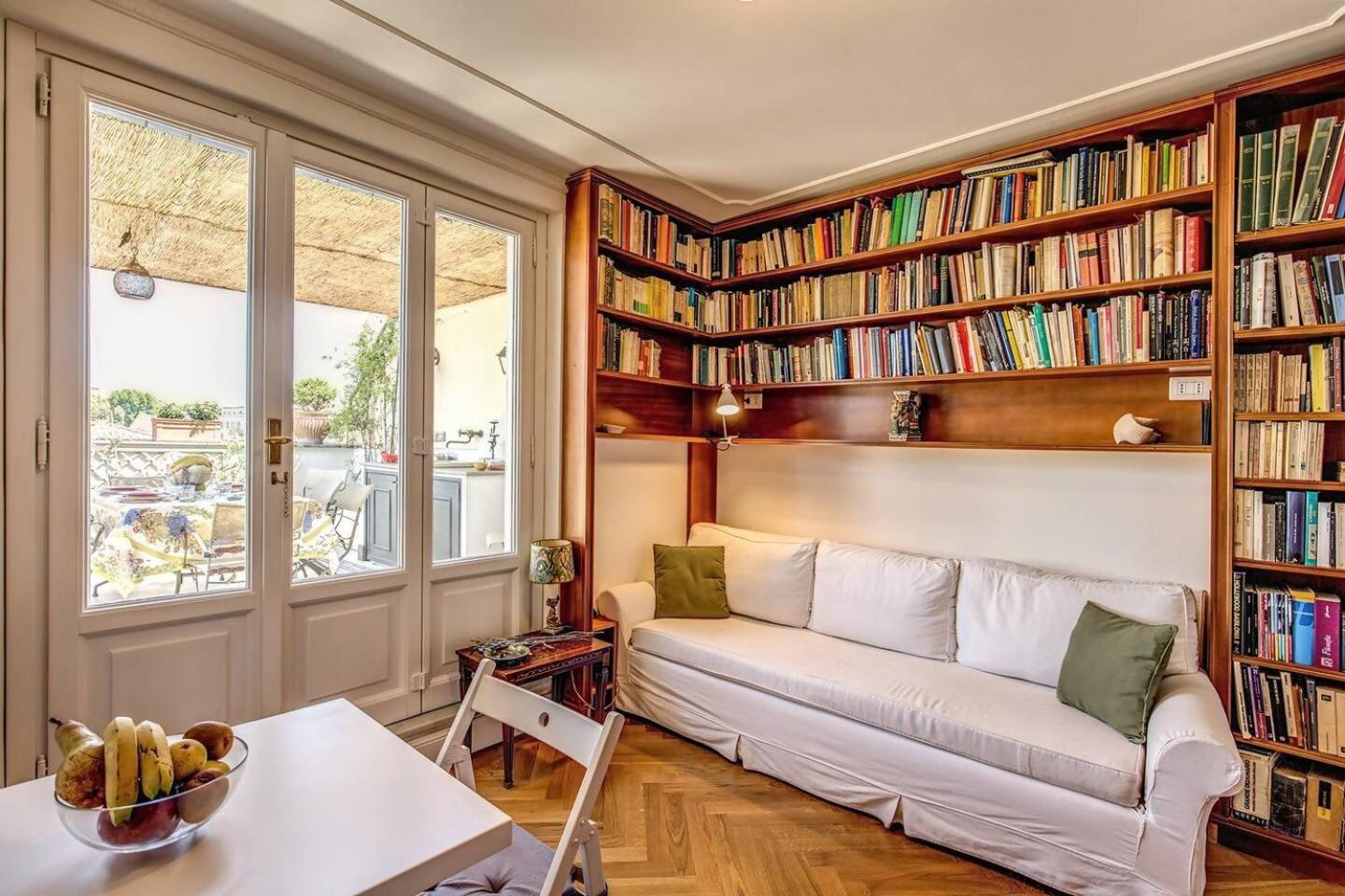 Attic With Terrace Overlooking St Peters Basilica Roma Exterior foto