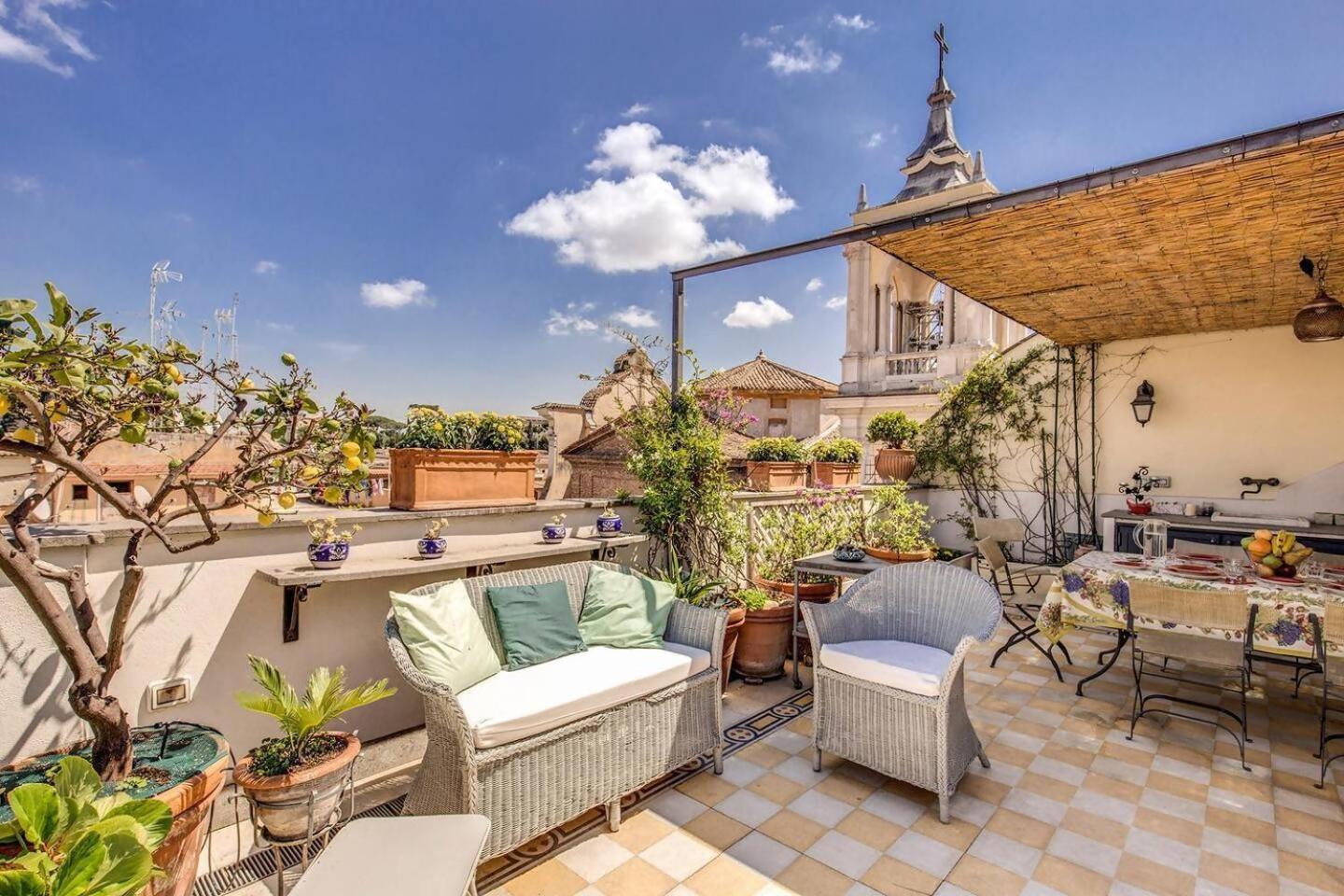 Attic With Terrace Overlooking St Peters Basilica Roma Exterior foto